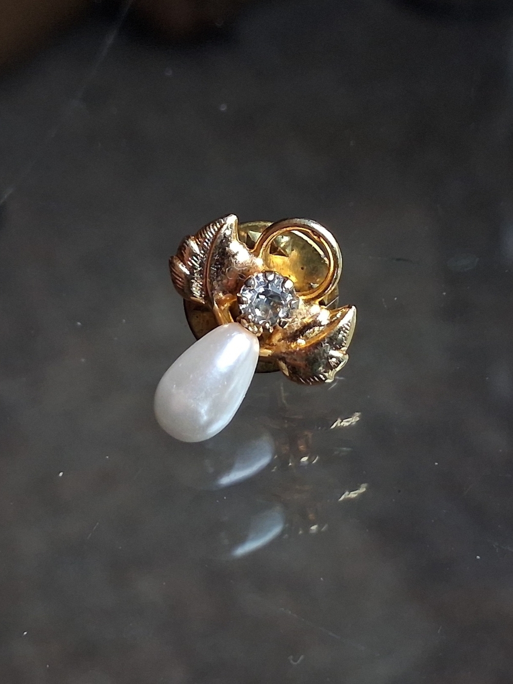 Pearl Drop Gold Tone  Vintage Angle Pin